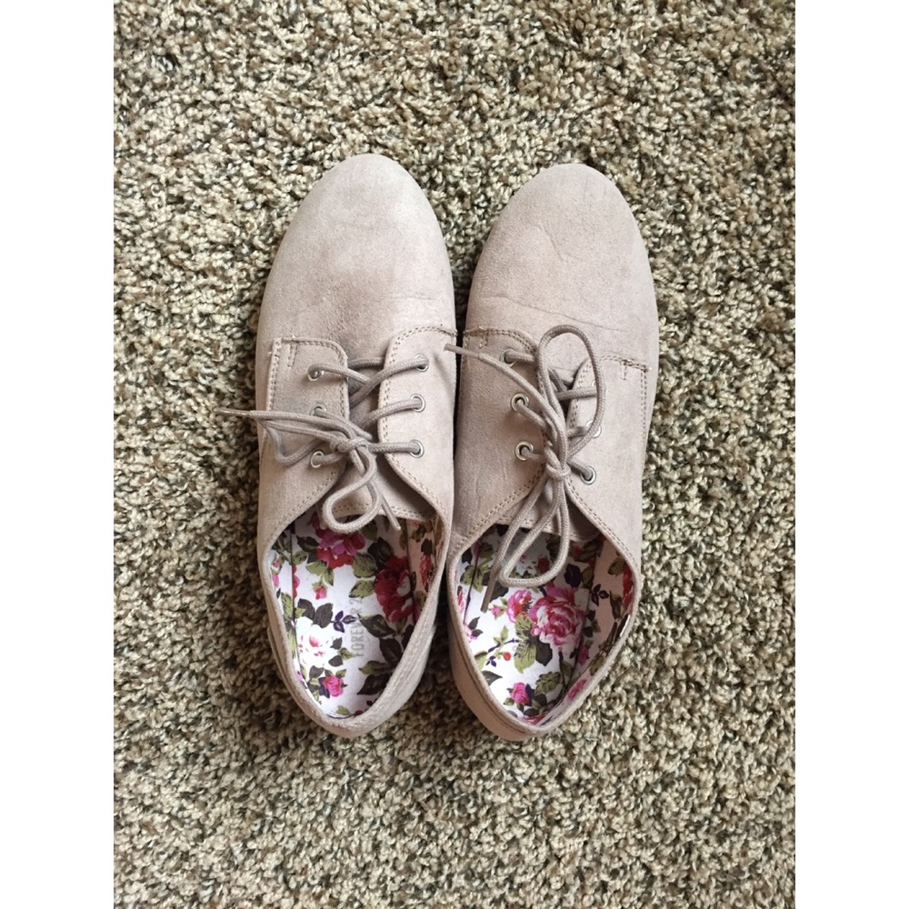 Faux suede Oxfords size 7.5 from Forever 21.